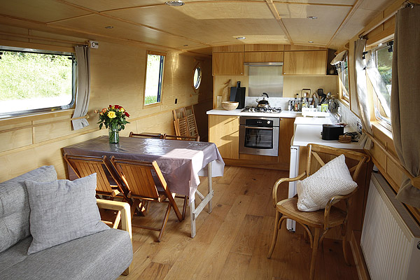 Superb attention to detail, wide spacious boat (unlike a narrowboat) and first class skipper tuition!